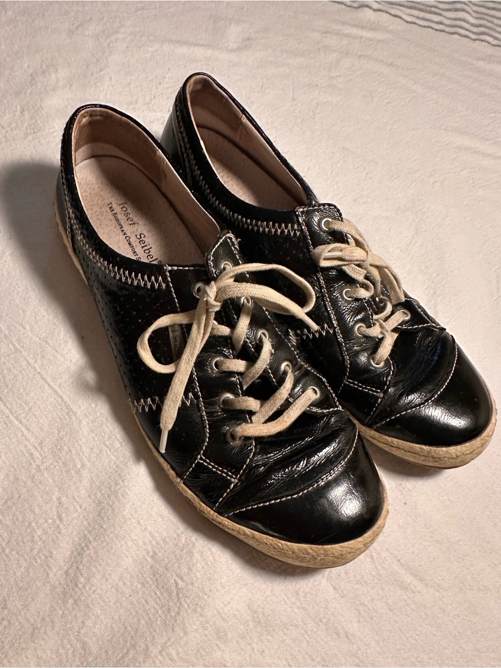 Josef Seibel 41 Black Leather Lace-Up Sneakers with Beige Detailing GUC